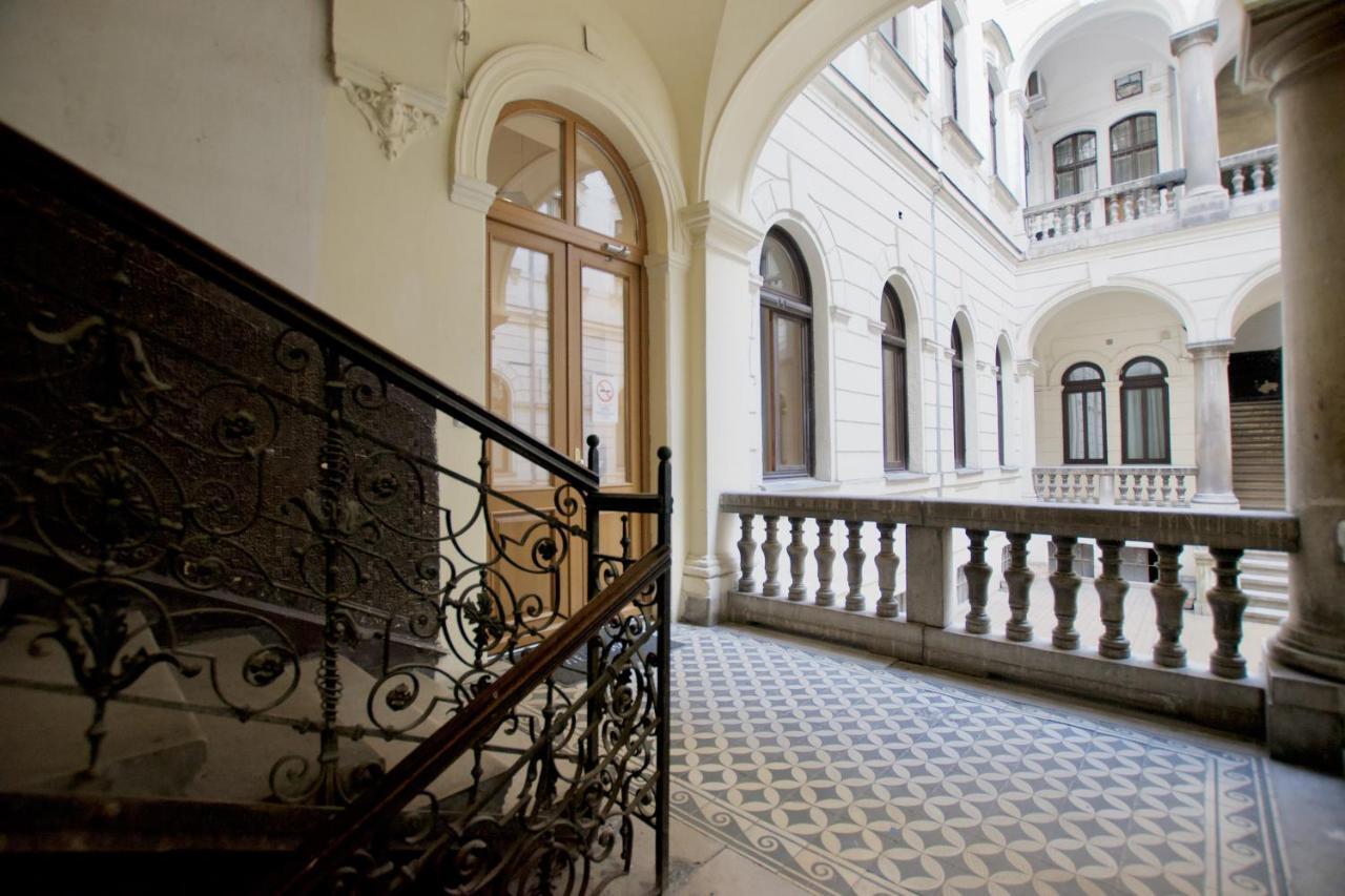 St. King 1 By Hi5 Apartments Budapeste Exterior foto